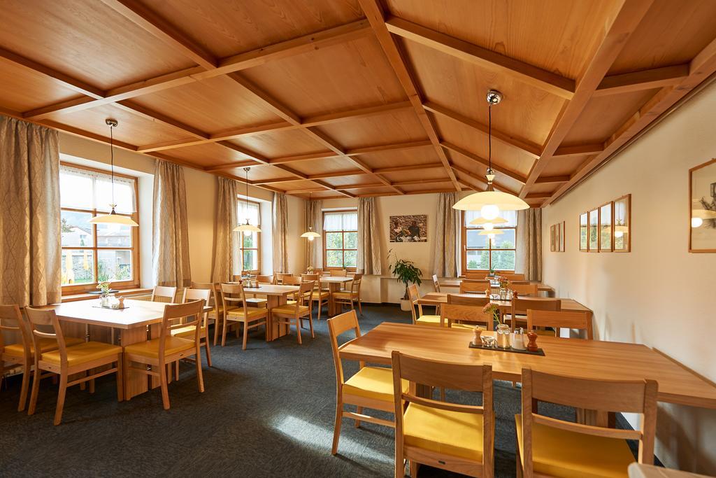 Seminar- Und Gaestehaus Im Kloster Bezau Exteriör bild