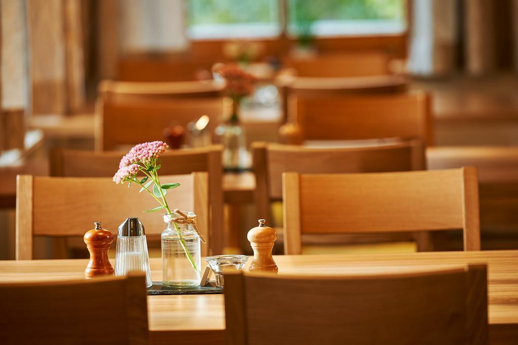 Seminar- Und Gaestehaus Im Kloster Bezau Exteriör bild