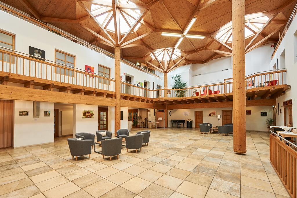 Seminar- Und Gaestehaus Im Kloster Bezau Exteriör bild