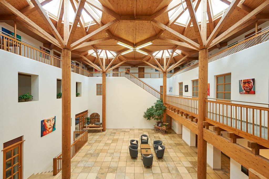 Seminar- Und Gaestehaus Im Kloster Bezau Exteriör bild